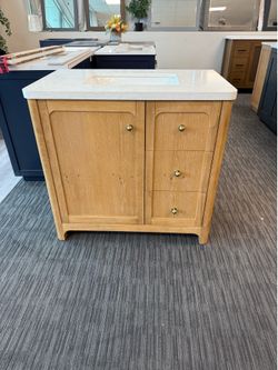 36” Bathroom vanity in wood color