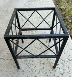 Metal Plant Stand