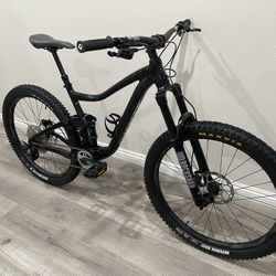 2021 Giant Trance 27.5er MTB Size MEDIUM 