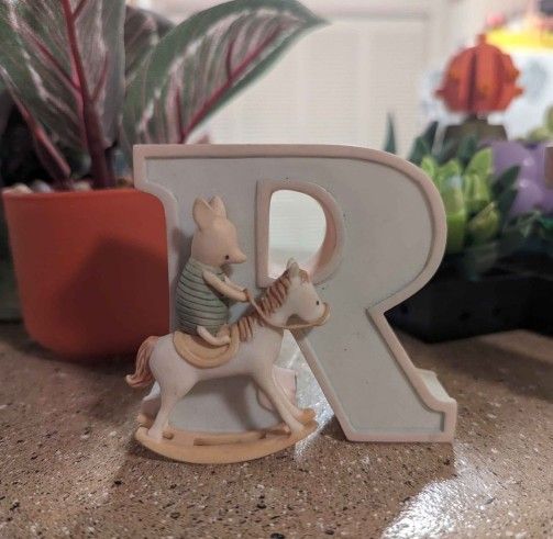Vintage Piglet Ceramic/Decorative letter "R" (Winnie the Pooh)