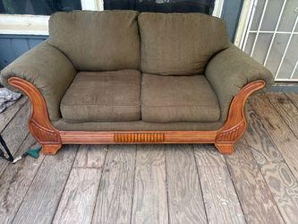 Free love seat