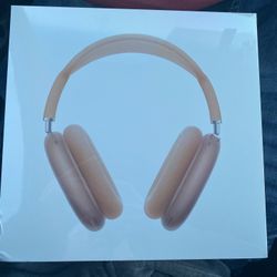 AirPod Maxes 