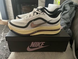 Nike Pegasus premium A ma maniere  size 12