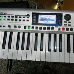Keyboard / Piano 