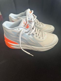Puma tennis shoes