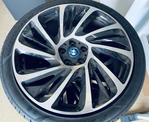 BMW i8 OEM 20” RIMS with Run-flat Tires