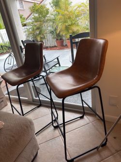 2 Bar Stools