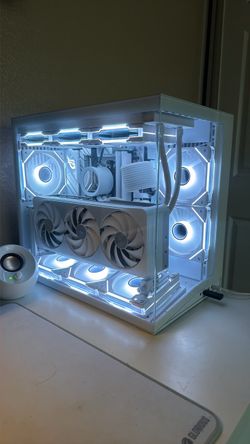 White Gaming PC