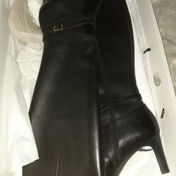 Selling All Type Of Shoes Boot, Sneakers And Dressing Shoes 