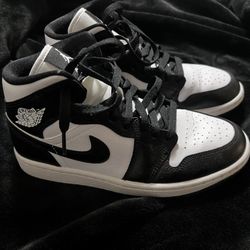 Nike Air Jordan 1 Mid Black/White - Women's Size 7.5