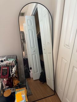 Large Full-Length Arched Mirror – Black Frame