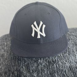 New Era Fitted Caps (Sz 7 1/2)