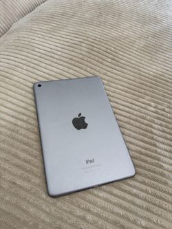 iPad 4 - unlocked, works great
