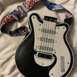 Awesome Guitar Purse!!! 