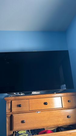 SAMSUNG 48” smart TV 2021