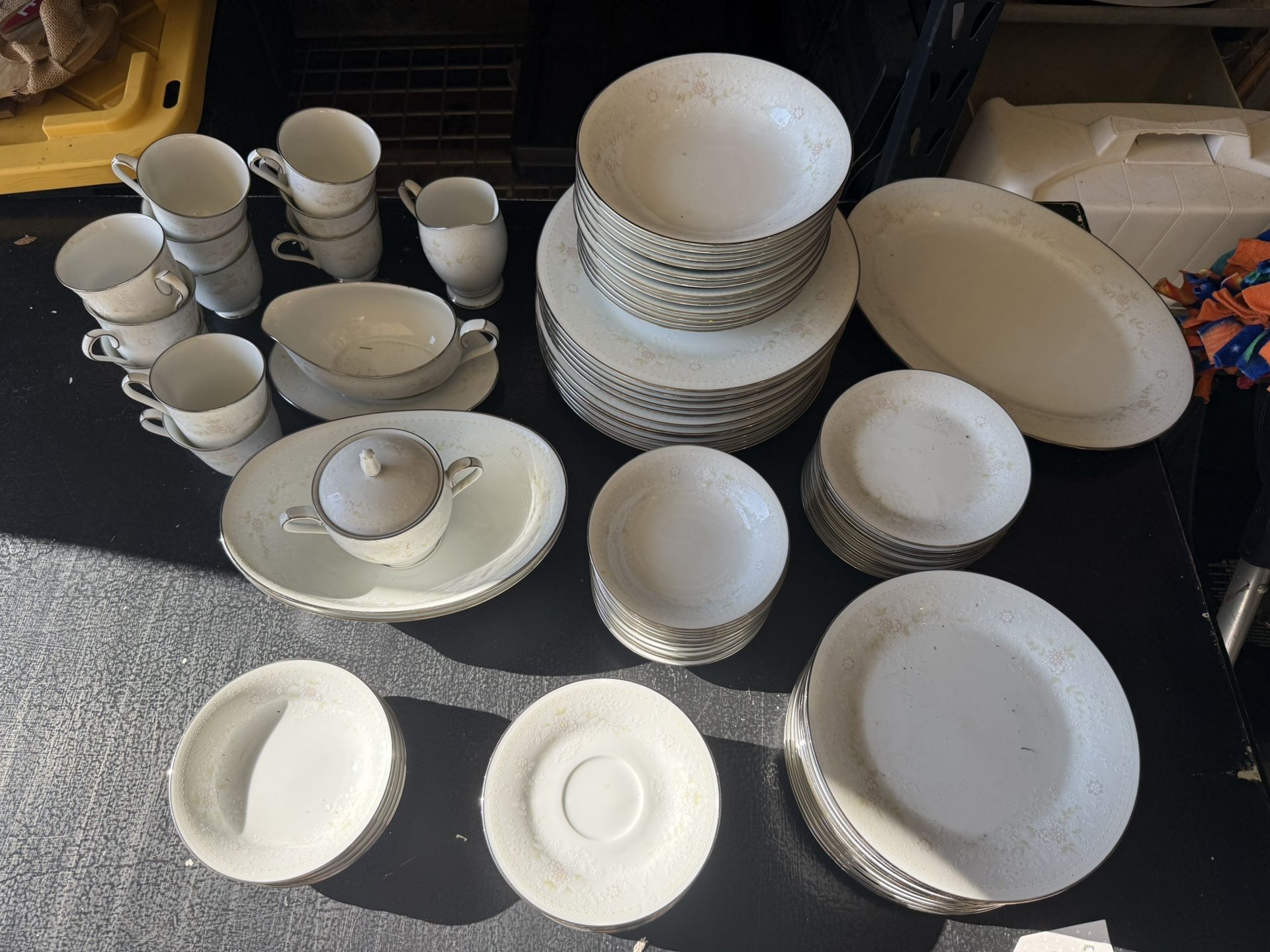 Naritake China Set (Temptation)