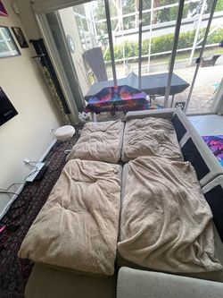 Huge fluffy dog beds (8 available) orthopedic. Ok for HUMANS too!