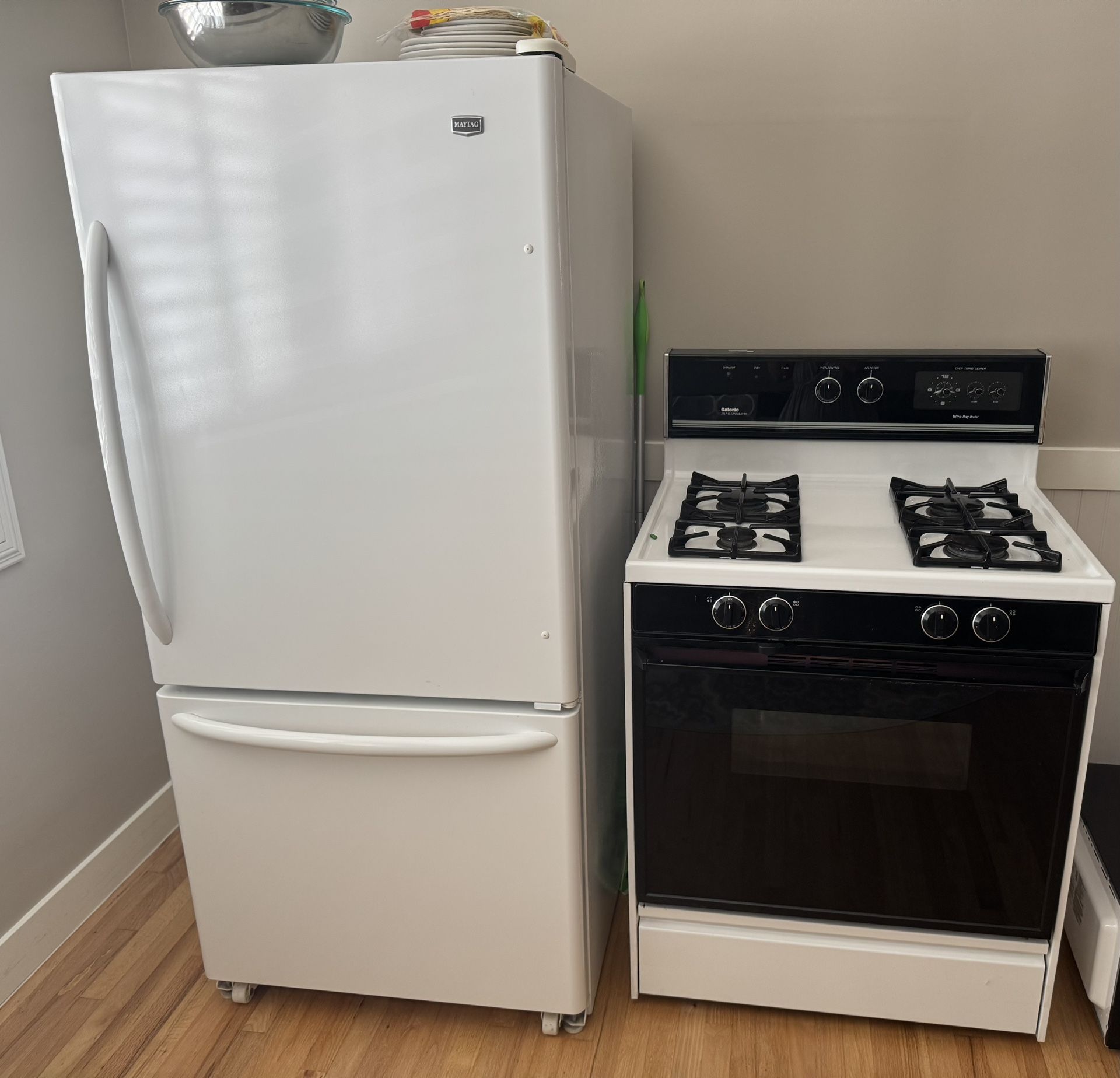 Stove And Refrigerator