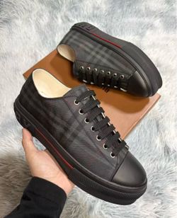 9.5 Burberrys