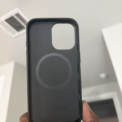 OtterBox iPhone 17 Symmetry Series Cactus Leather Case (56 Retail) 