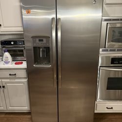 GE Refrigerator 