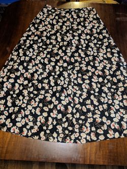 Evan Picone Floral Zip Back Skirt Size 6