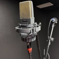 AKG C414 XLII Condenser Microphone + Case, Shock Mount, & Windscreen