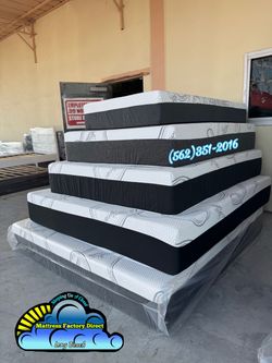 Cal king visco blue gel mattress and Boxspring bed set new cama