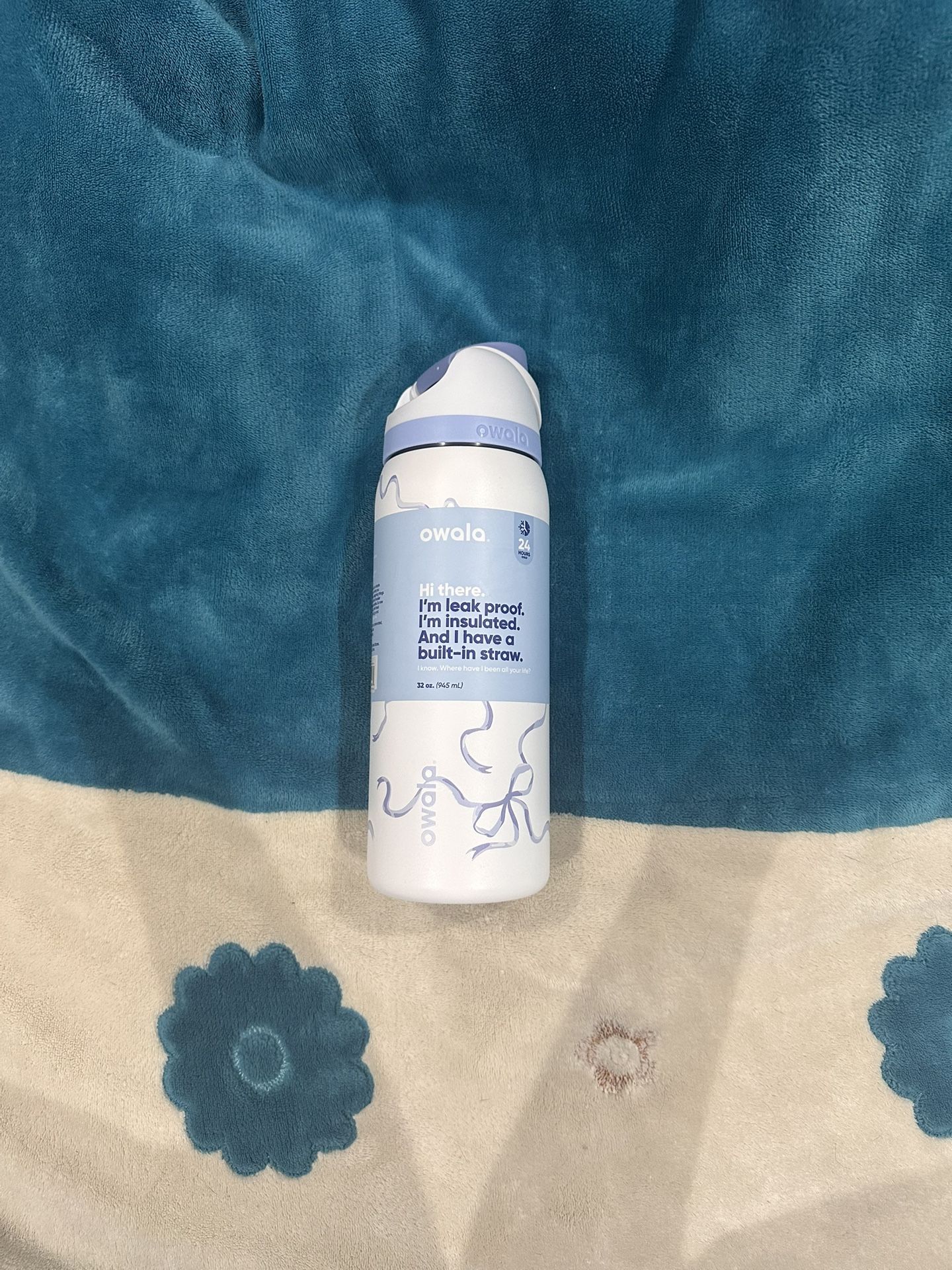 Owala Bow Bottle - Urban Outfitters Exclusive