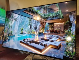 58" onn Vizio new brand tv made by Vizio.  Amazing quality pic.  It's smart tv streaming apps 4k.  Lot apps built in.  Only 4 months old no legs it wa