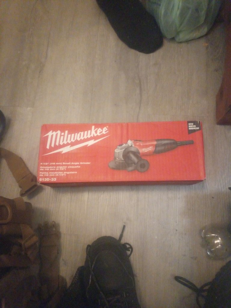 Milwaukee Angle Grinder 