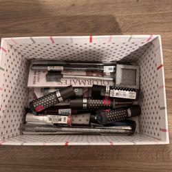 makeup bundle in christmas box 