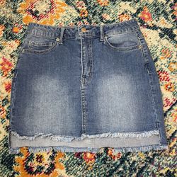 forever 21 size 26 Cute Jean Skirt With Frayed Ends Great For Summer 