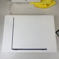 MacBook Air M4 13inch New Open Never Used Or activated 1 Year Warranty Apple