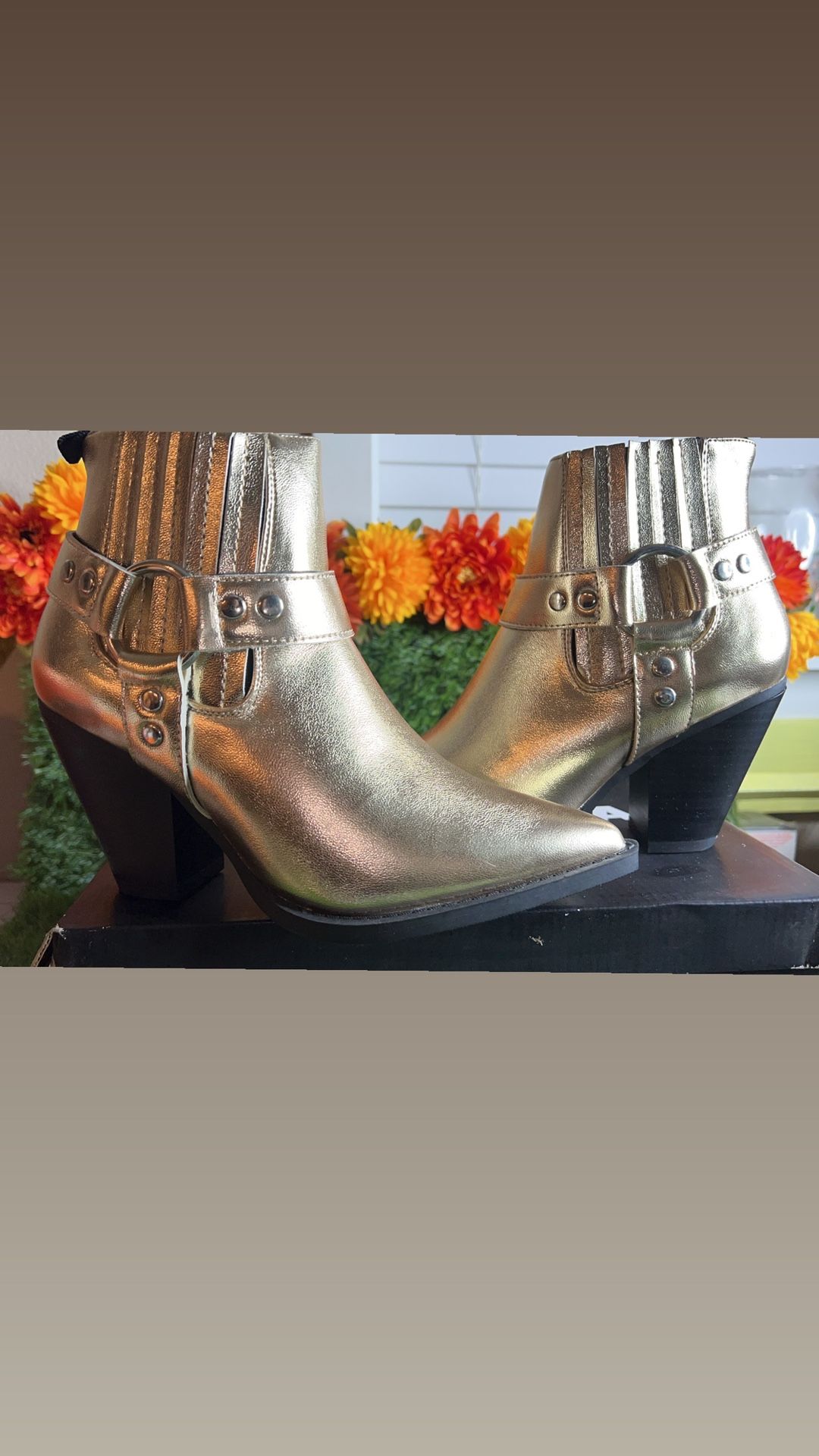 NEW IN BOX FASHION NOVA DRIPPY 24K GOLD FRINGE BOOTIES SZ 7 FASHION NOVA Style: SADDLE UP CHRISTMAS GIFT