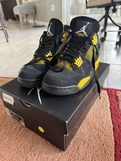 Jordan 4 Retro Thunder