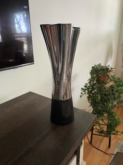 Nambe 2010 Anvil vase