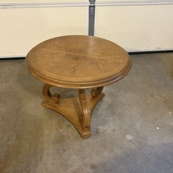 Furniture - Side table