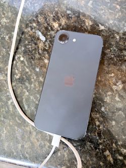 iPhone 16e