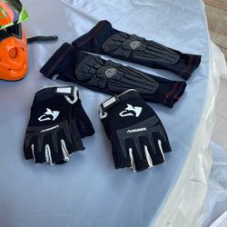 Gloves And Elbow Pads 
