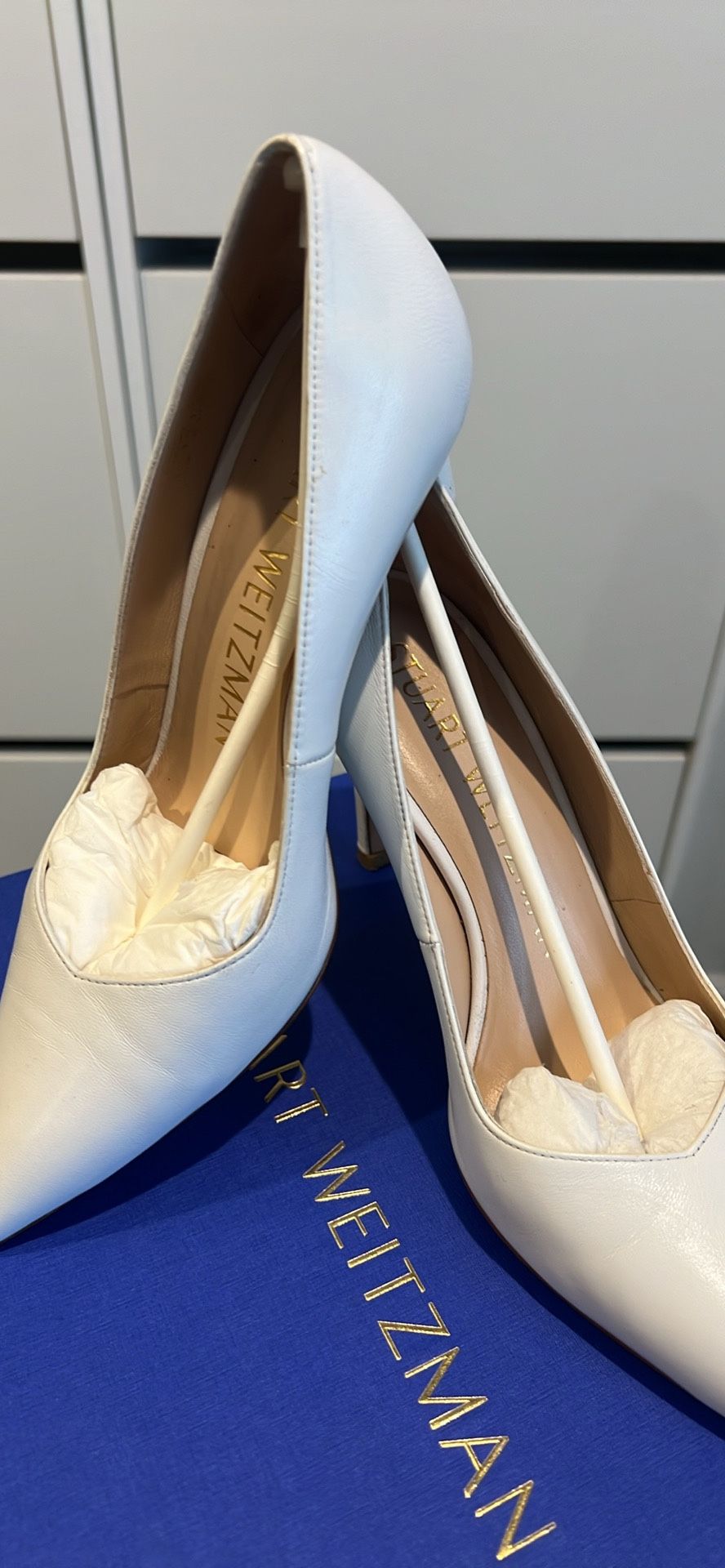 Stuart Weitzman Size 6 White Heels Leather