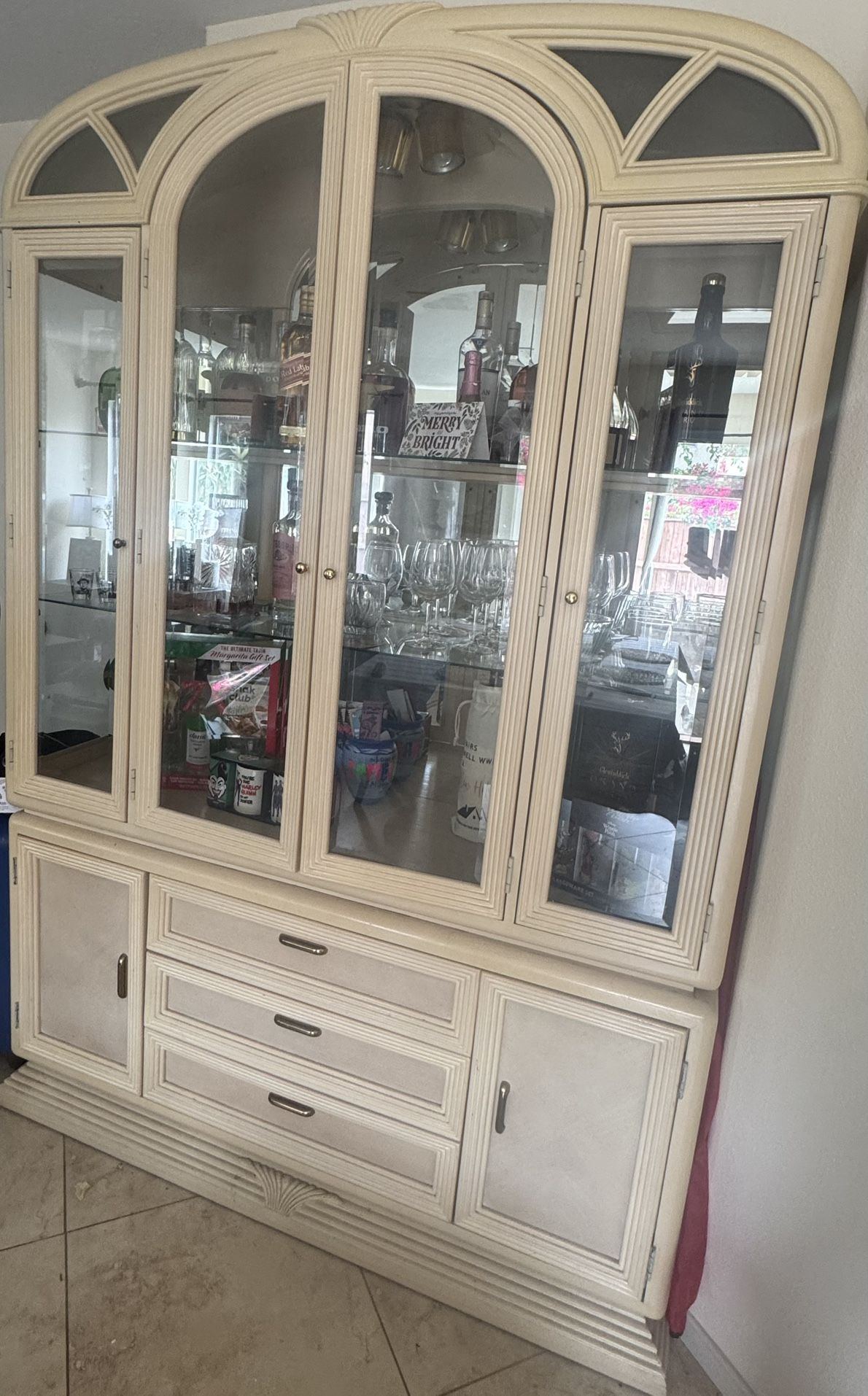 Seamans Furniture China Cabinet