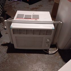2 Window AC Units Working
