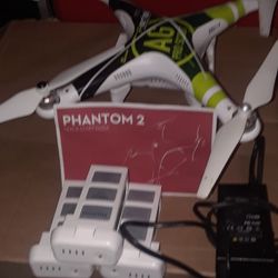 Dji.phantom2. Note ,For Parts Or Install New  TRANSMITER  AND REMOT CONTROL. I