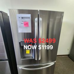28 Cu. Ft. 3 Door French Door Refrigerator With ICE AND Water Dispenser 