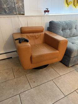 Leather Lounge Chair