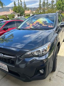 2019 Subaru crosstek title salvage good condition color dark grey, interior grey. 95200 miles