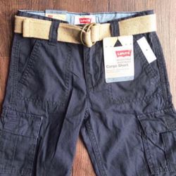 Brand New toddler shorts Levi’s, 4Y