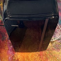 New! Toshiba 10,000 BTU Portable air conditioner 