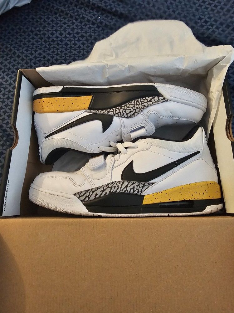 Nike shoes